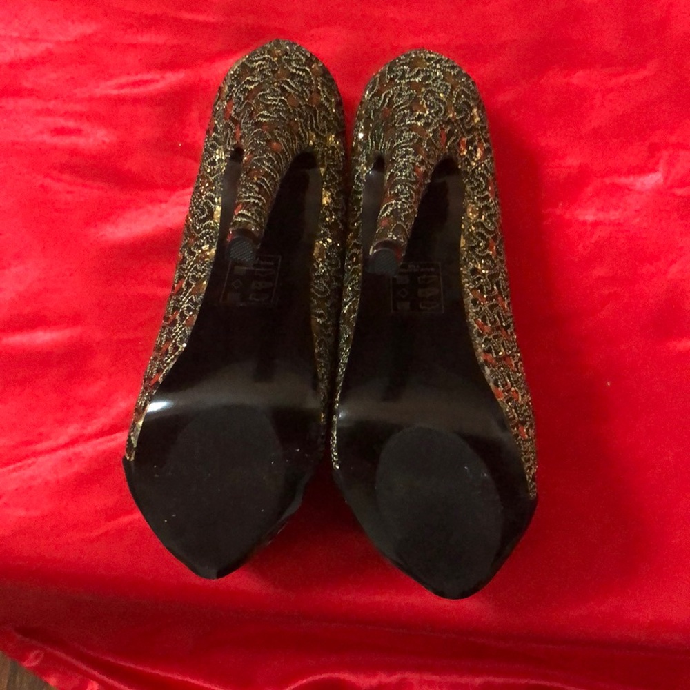 Shoes - Picture 3 of 3